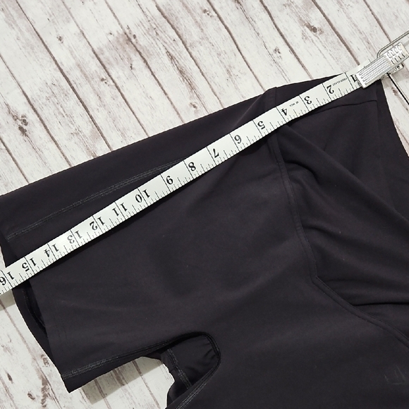 Gymshark Women's Black Bike Shorts - Picture 4 of 9